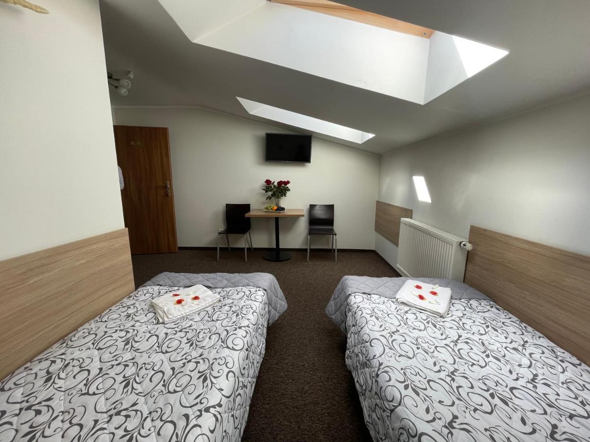Hotelik Gold Raszyn Luaran gambar